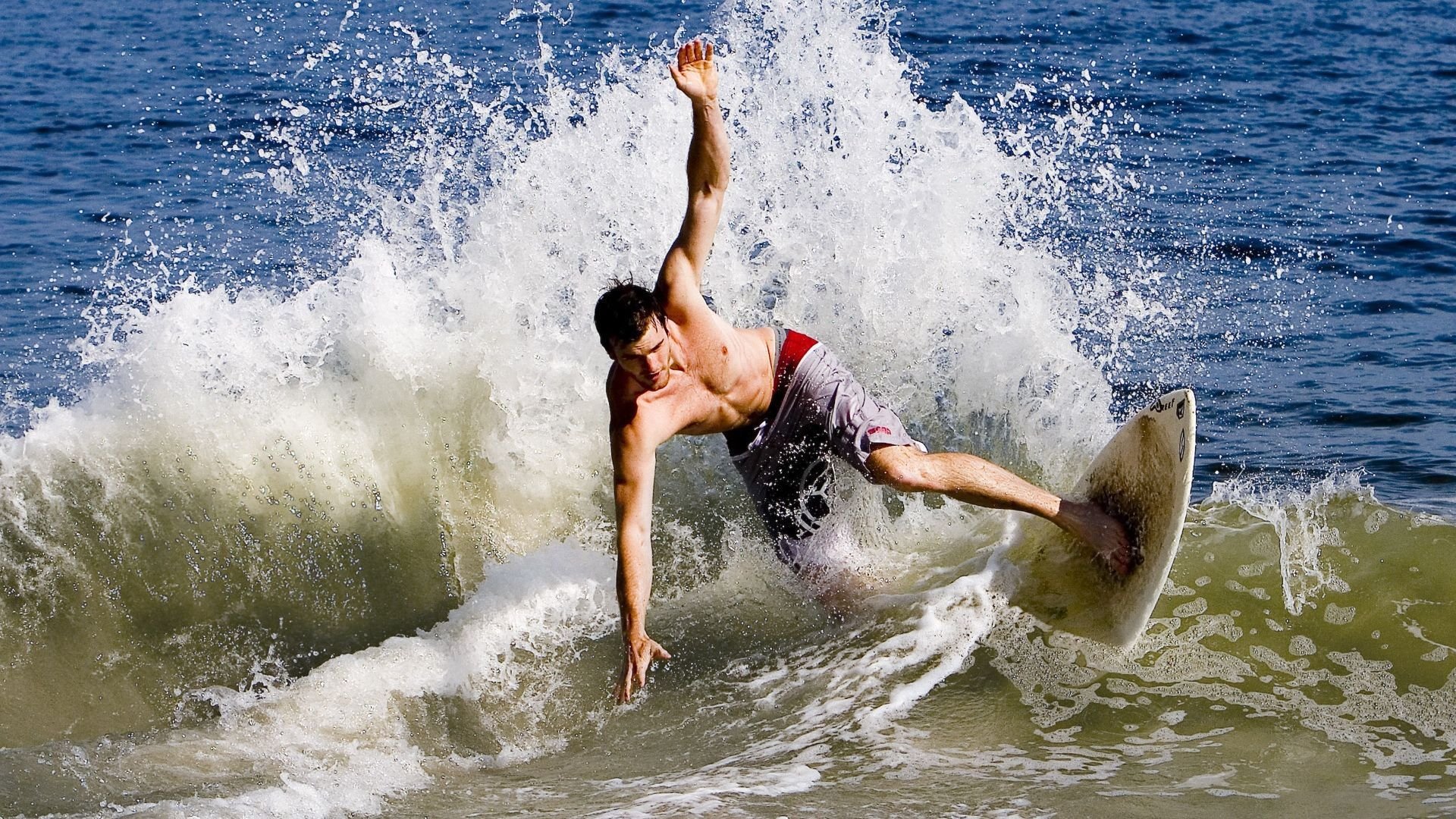 卡塔尔资本收割利物浦，世界排名争夺战背后的足球权力转移